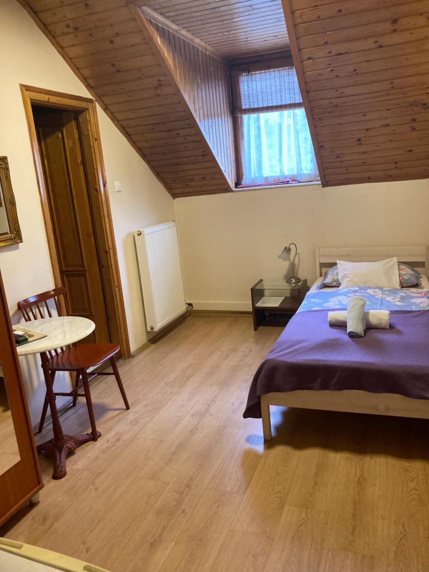 Retro Panzio Bed and Breakfast Pécs Eksteriør billede