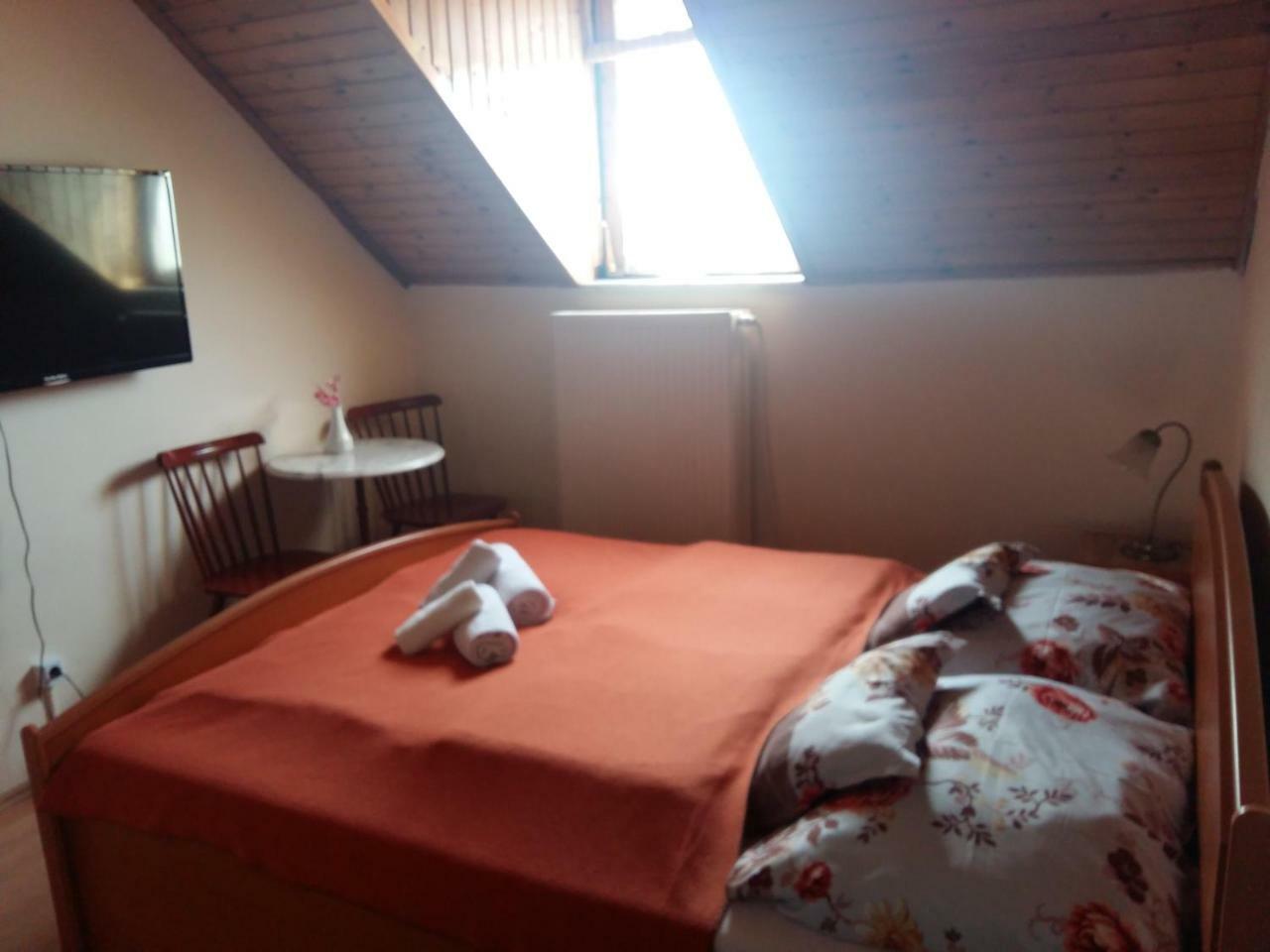Retro Panzio Bed and Breakfast Pécs Eksteriør billede